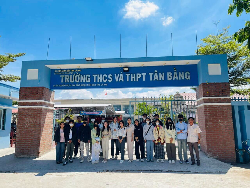 Trường THCS & THPT Tân Bằng