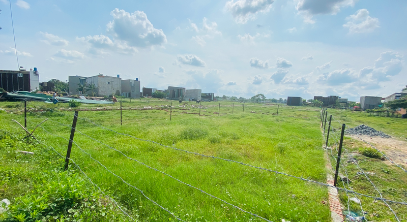 Bất động sản sôi động