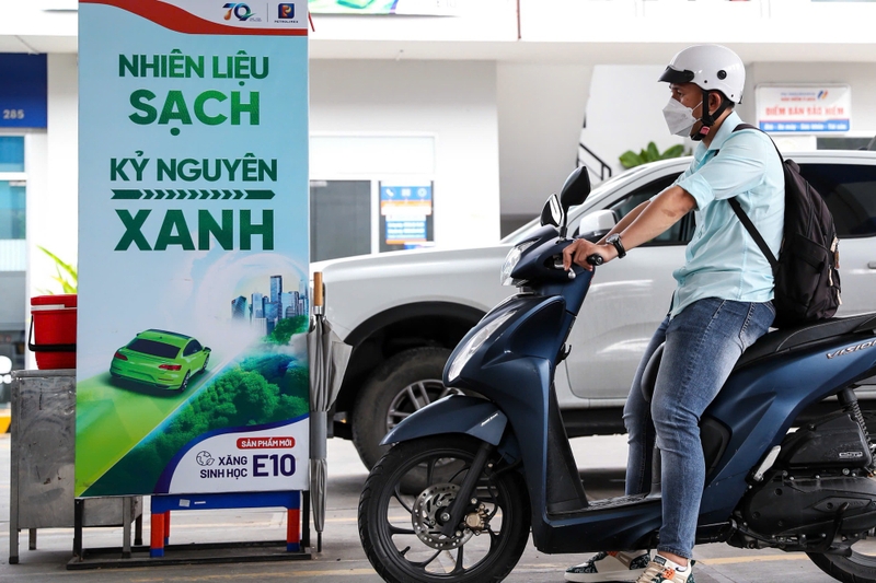 Xăng E10 là gì? Những điều người dùng ô tô, xe máy cần biết trước ngày 01/06/2026 7 Xăng E10 có hại xe máy không? Những điều người dùng phổ thông cần biết ...