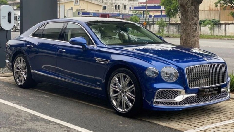 Xe ô tô Bentley 4
