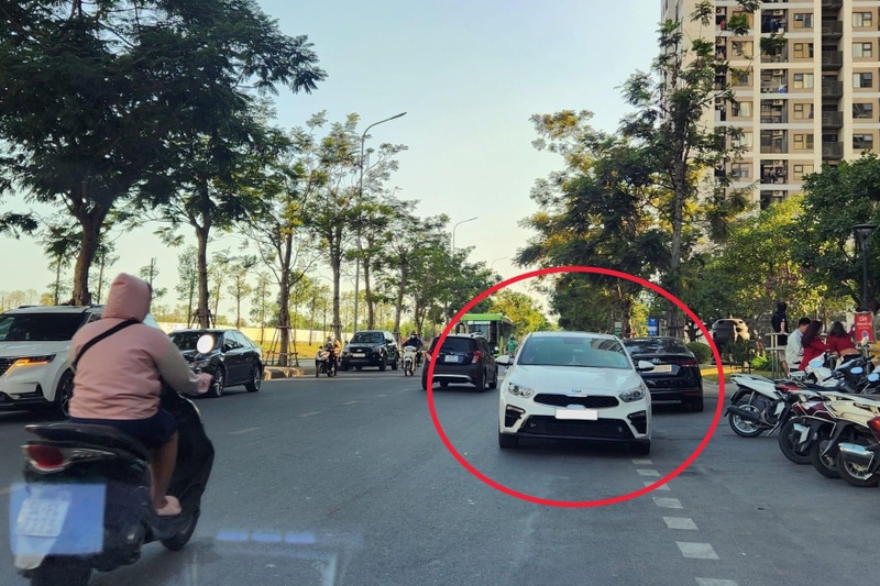 Xe ô tô đi ngược chiều phạt bao nhiêu (ảnh 1)