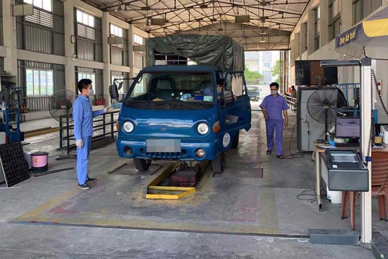 Xe quá hạn đăng kiểm đi đăng kiểm có bị phạt không - 07