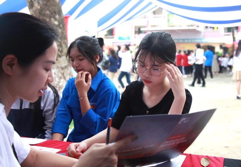 xet tuyen dot 2 co tang diem khong