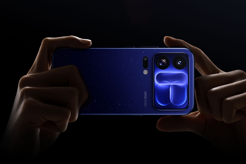 Xiaomi 18 Pro và Xiaomi 18 Pro Max sử dụng hệ thống ba camera Leica, nhấn vào camera chính 200 MP cùng tele tiềm vọng hỗ trợ zoom quang 3,2x.