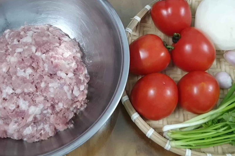 Nguyên liệu cần thiết cho món xíu mại sốt cà chua