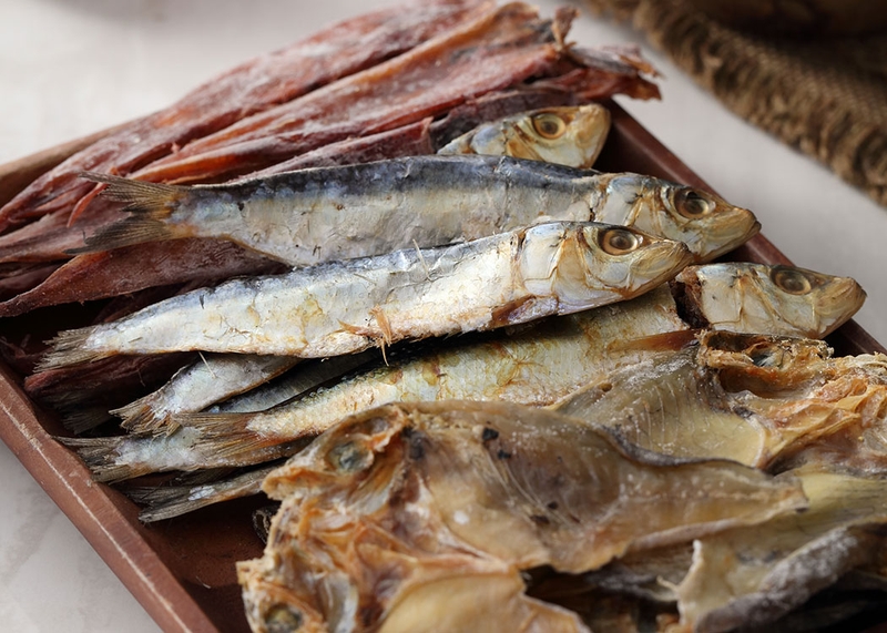xử lý cá khô bớt mặn 1
