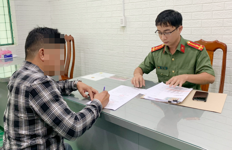 Xúc phạm danh dự, nhân phẩm người khác