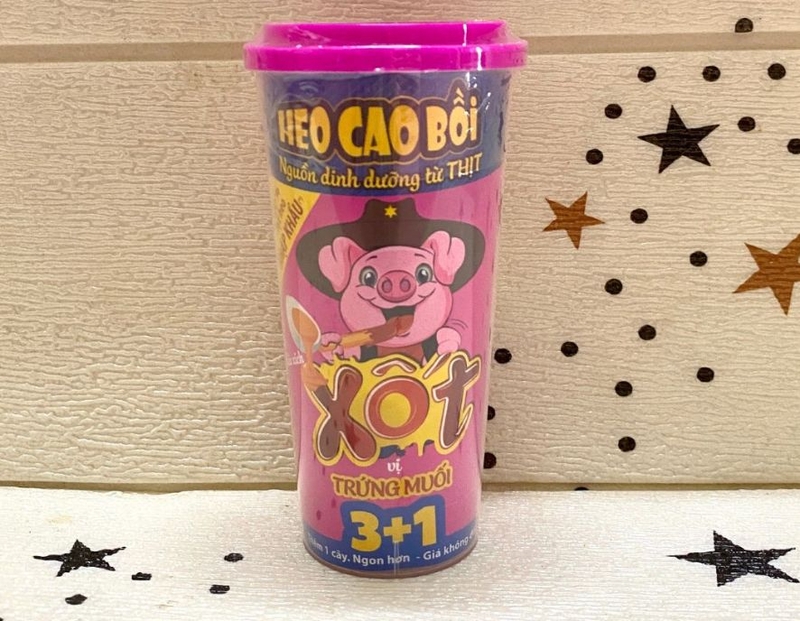 xuc xich heo cao boi trung muoi
