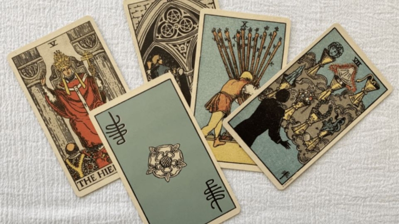 Tìm hiểu chung về 78 lá bài Tarot