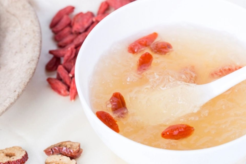 Tác dụng tuyệt vời của món yến chưng táo đỏ kỷ tử