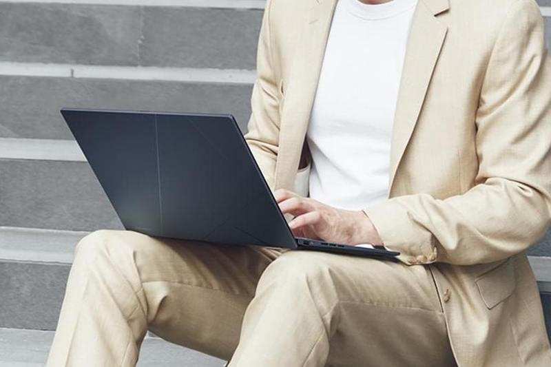 Asus Zenbook 14 OLED UX3405CA-PZ204WS pin bền, sạc nhanh