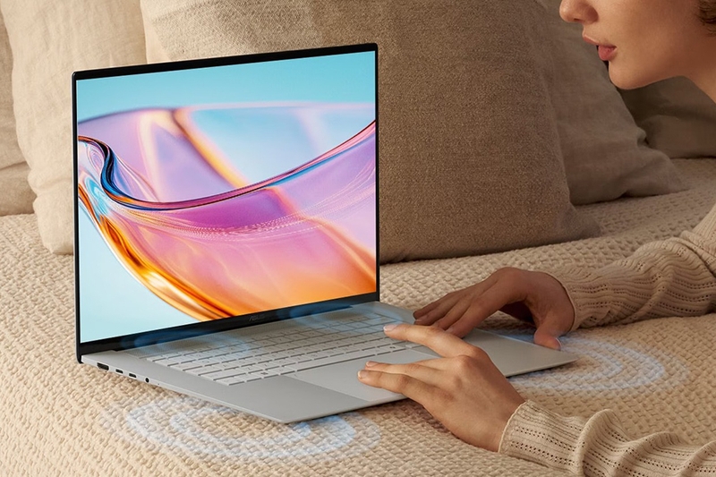 Asus Zenbook S16 UM5606GA-SS441W 1
