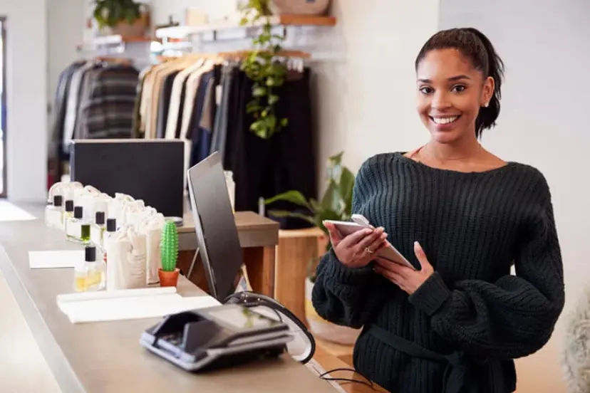 Shop Assistant là gì? Mô tả công việc, kỹ năng cần có và mức lương