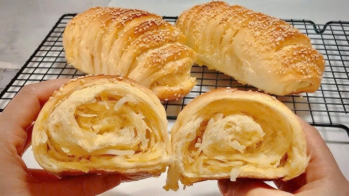 Bánh mì dừa-2.jpg