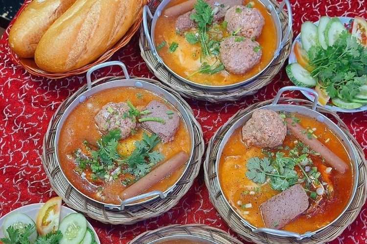 Bánh mì xíu mại Vũng Tàu (10)