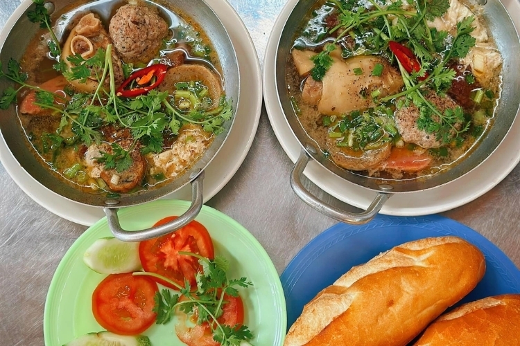 Bánh mì xíu mại Vũng Tàu (16)