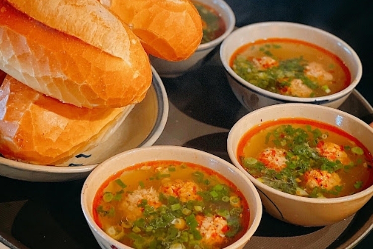 Bánh mì xíu mại Vũng Tàu (3)
