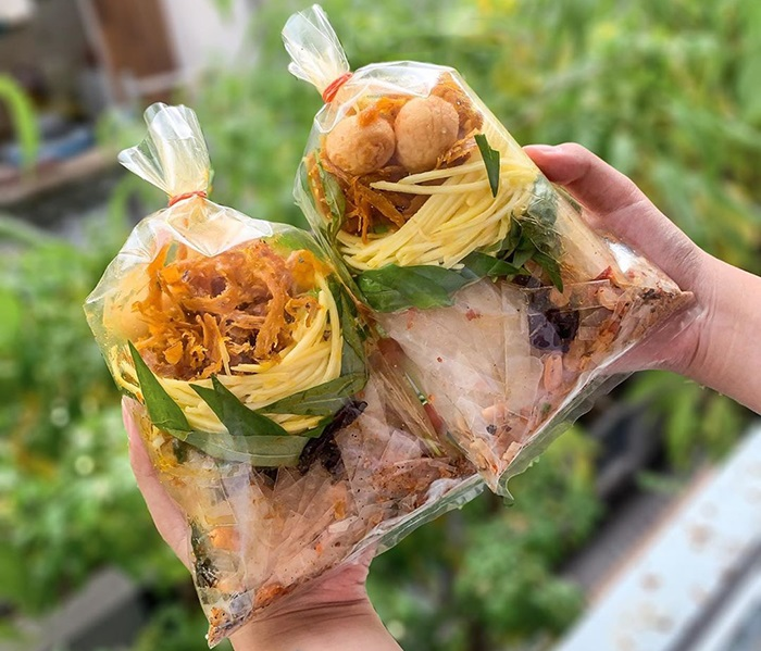 Bánh tráng trộn ăn sao cho không béo 1.png