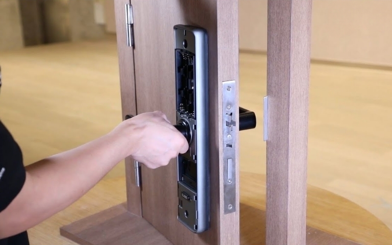 Bảo hành khóa điện tử Hafele (2)