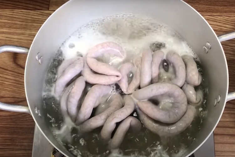 Bún lòng xào nghệ 3