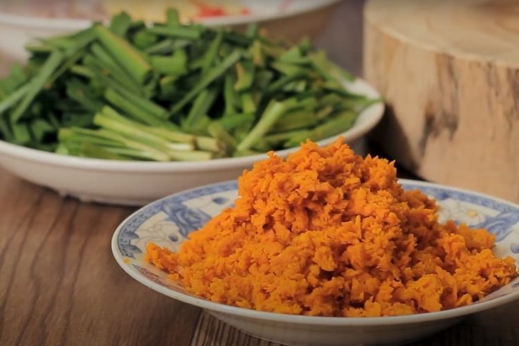 Bún lòng xào nghệ 4