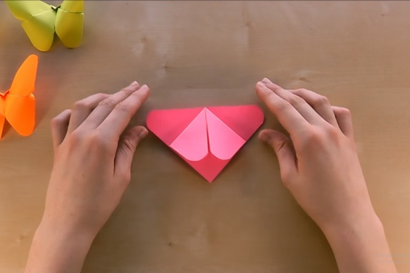 Cách gấp con bướm 11