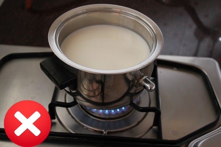 Cách hâm nóng sữa mẹ để tủ lạnh (3)