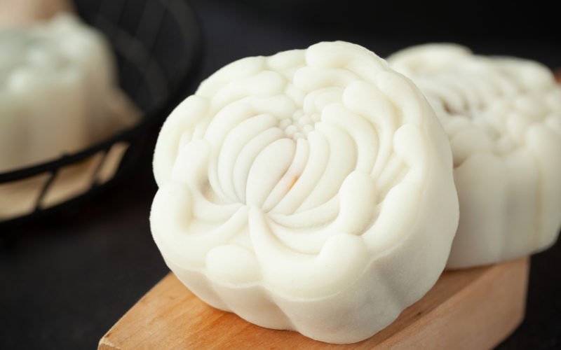 Cách làm bánh dẻo nhân đậu xanh trứng muối (ảnh 5)