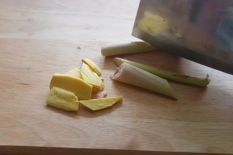 Cách luộc chân gà ngon (4)