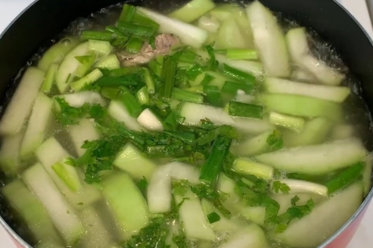 Cách nấu canh bầu tôm (10)