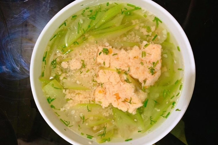 Cách nấu canh bầu tôm (11)