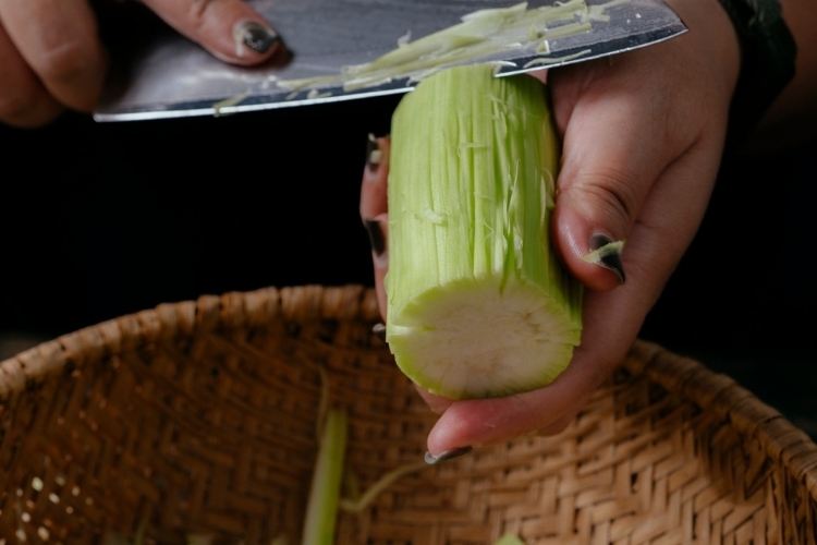 Cách nấu canh bầu tôm (5)