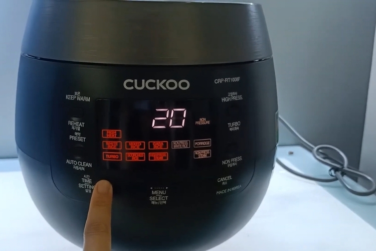 Cách sử dụng nồi cơm điện Cuckoo CRP-RT1008F (8)