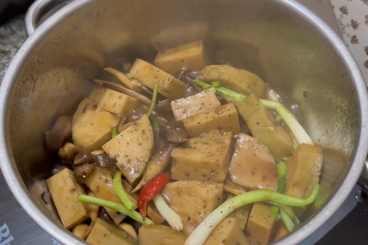 chả lụa chay kho nấm 6