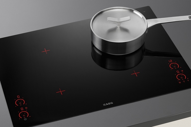 Tổng hợp mã lỗi bếp từ AEG và bí quyết tự sửa chữa an toàn, nhanh chóng tại nhà không cần thợ chuyên nghiệp