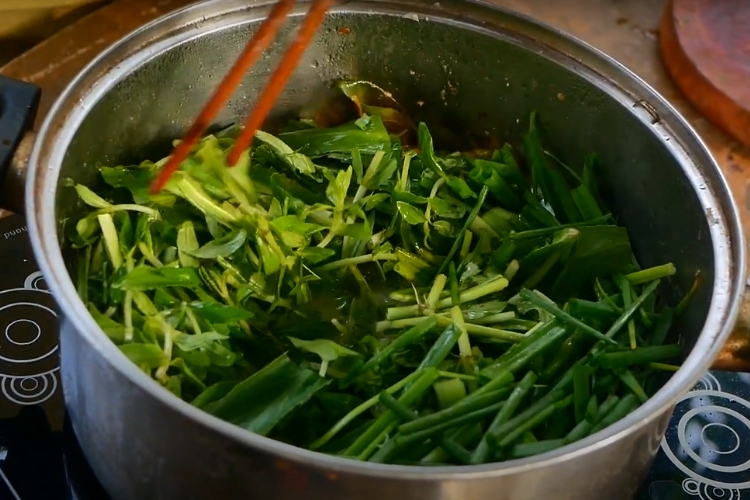 Lẩu bò nhúng lá giang 5