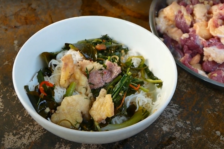 Lẩu bò nhúng lá giang 6