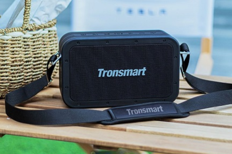 Loa Tronsmart của nước nào 3