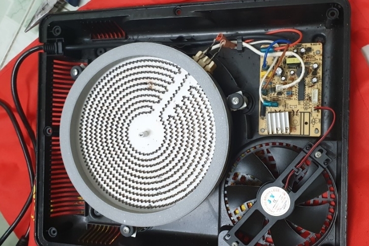 Lỗi E03 bếp hồng ngoại Sanaky (4)