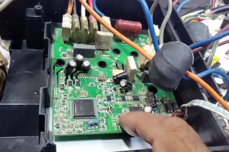 Lỗi F3 máy lạnh Aqua (1)