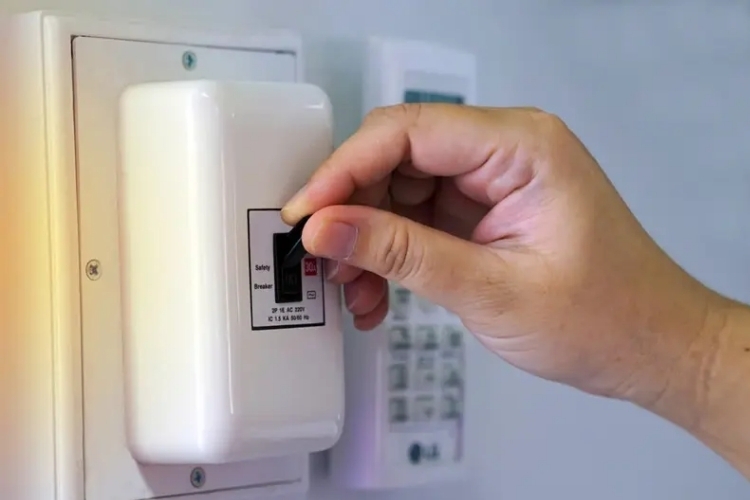 Lỗi F3 máy lạnh Aqua (6)