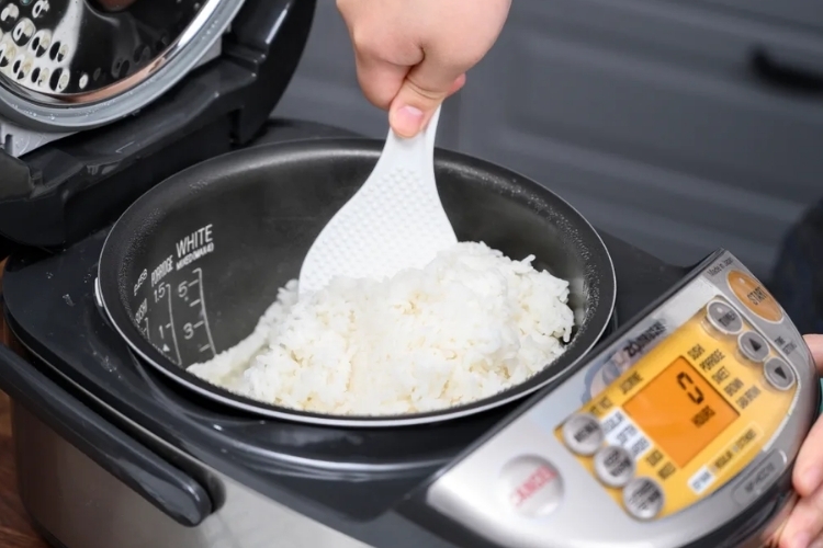 Lỗi H01 trên nồi cơm Zojirushi (8)
