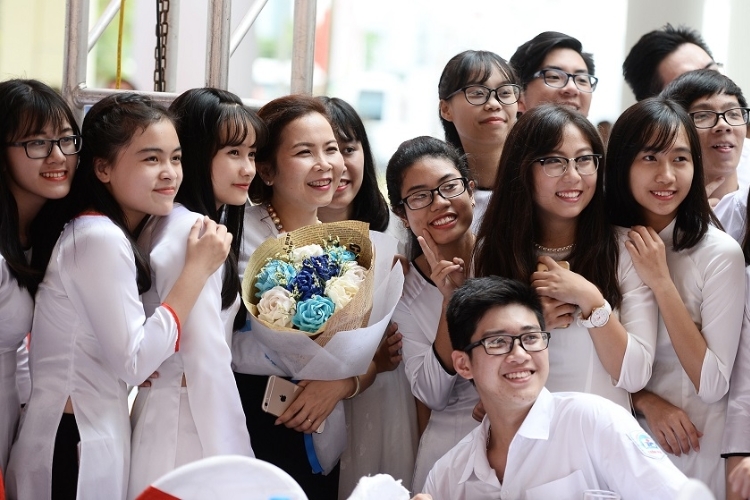 Vì sao nên gửi lời chúc 8/3 cho cô giáo?