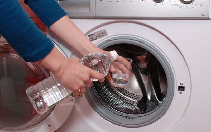 Máy giặt Electrolux có mùi hôi 1