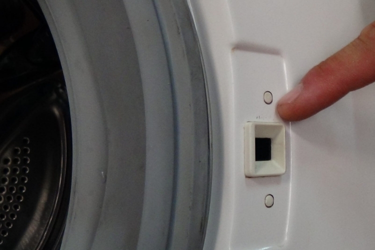 Máy giặt LG báo lỗi OPn (5)