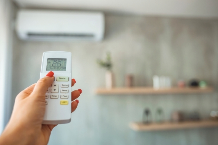 Quạt dàn nóng điều hòa kêu lớn (6)