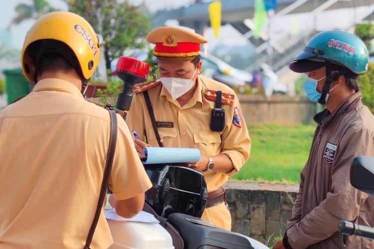 Rẽ phải khi đèn đỏ 10