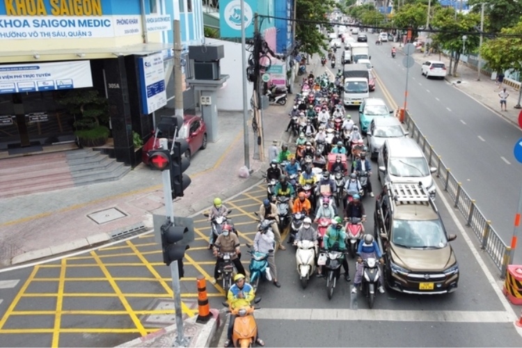 Rẽ phải khi đèn đỏ 7