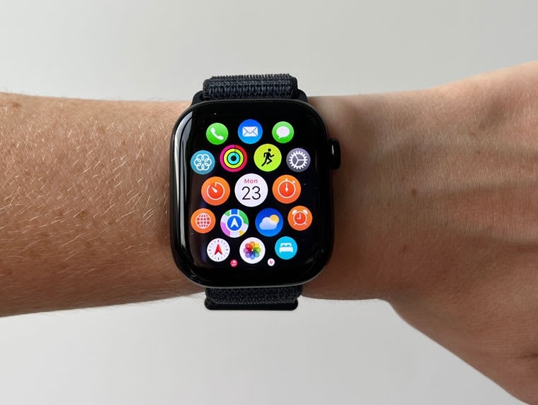 So sánh Apple Watch 10 và Apple Watch 7 - hình 2
