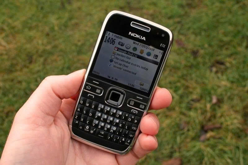So sánh Nokia E72 và Nokia E73 ảnh 5